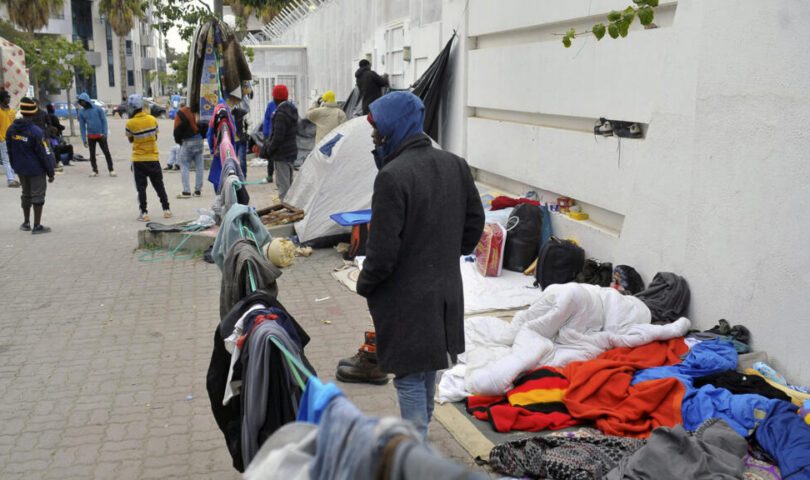 Des centaines de migrants ouest-africains fuient la Tunisie après la répression controversée du président Saied