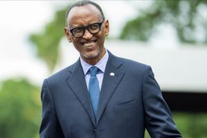 Le président rwandais Paul Kagame a annoncé pour la première fois qu'il envisageait de briguer un quatrième mandat lors des élections de l'année prochaine.