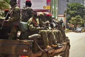 La Guinée licencie des soldats et des gardiens de prison suite à l'évasion de l'ancien dirigeant