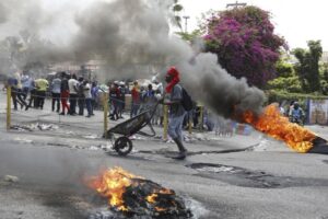 Le couvre-feu est prolongé dans la capitale haïtienne alors que la violence des gangs continue de s'intensifier