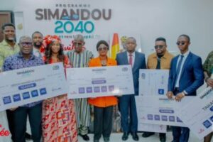 Culture : Six artistes guinéens reçoivent un accompagnement financier pour leurs prestations à l’étranger