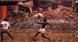 Une fumée toxique étouffe la communauté de Conakry alors que les habitants implorent le gouvernement d'agir